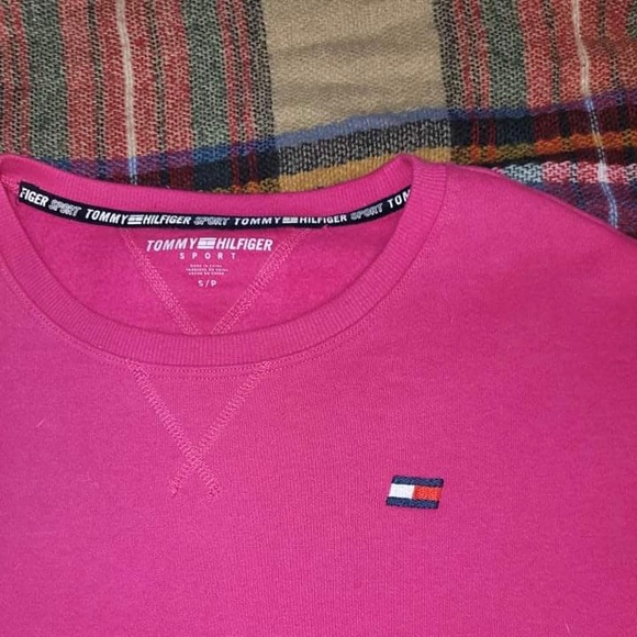 Pink Tommy Hilfiger long sleeve shirt 👚 - Picture 2 of 2